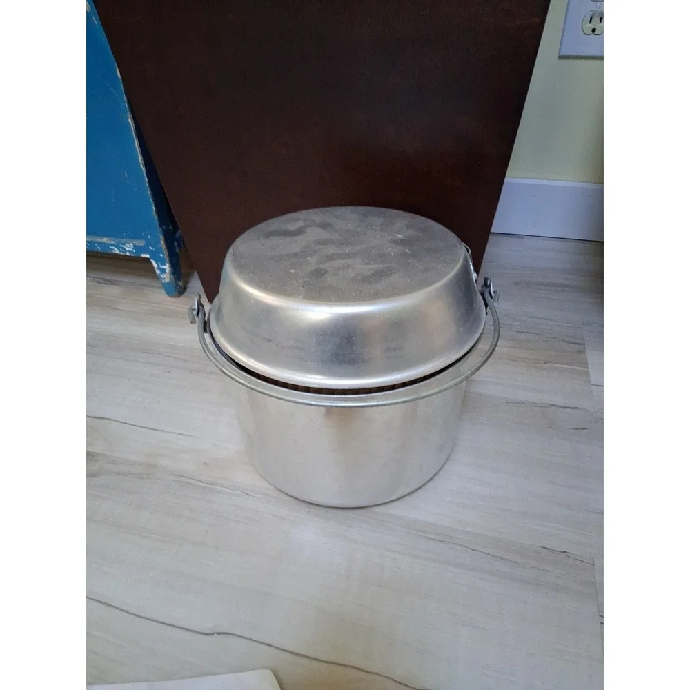 Vintage Mirro Aluminum Camping Mess Kit For 4